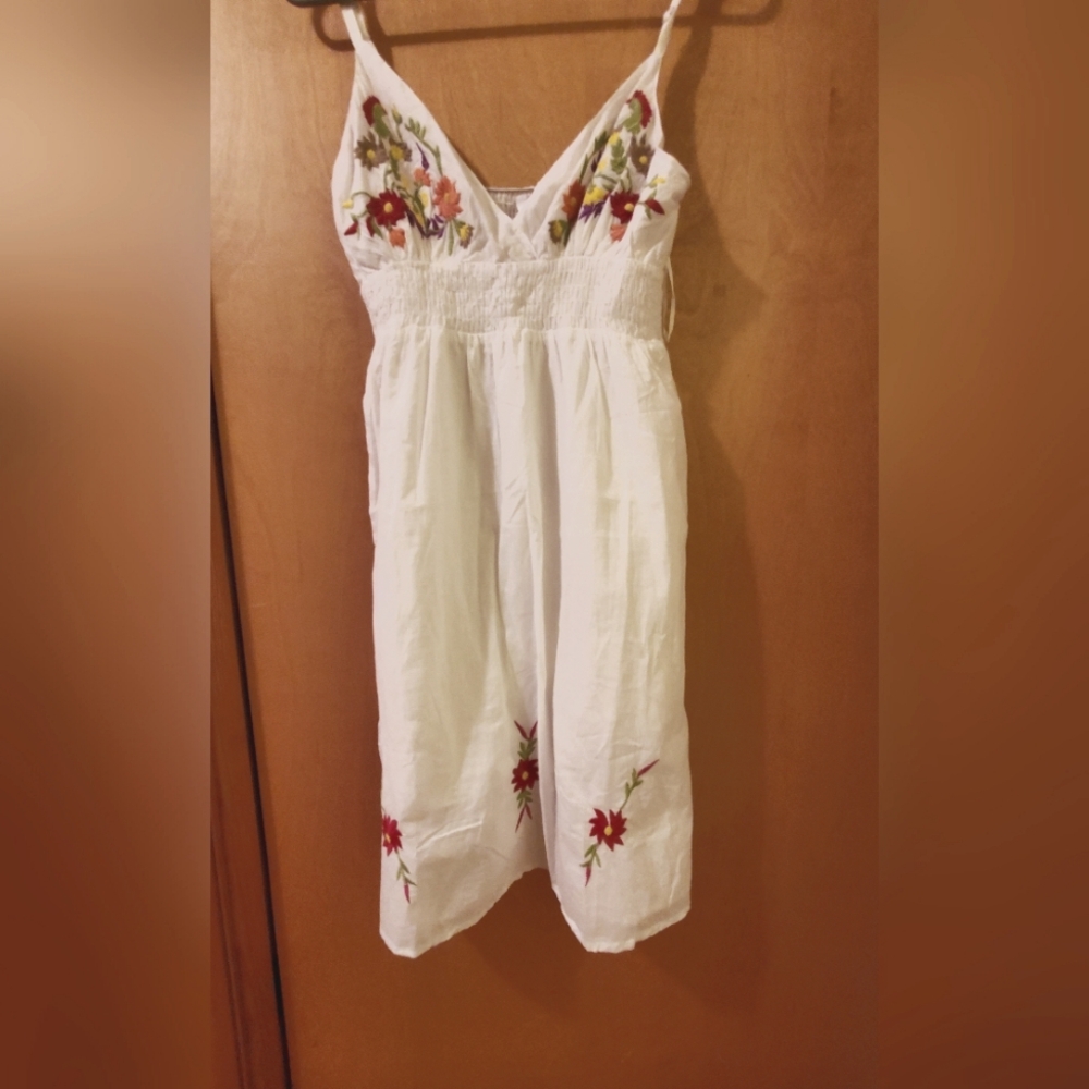 Cotton summer dress with embroidery